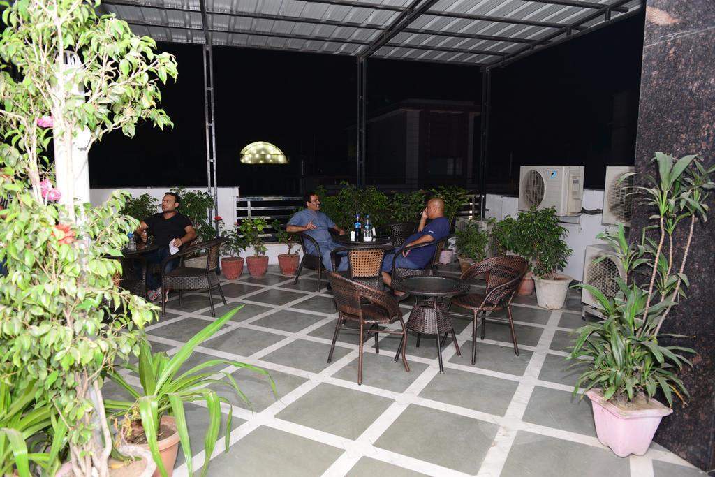 Hotel Cabana @ Pahar Ganj New Delhi Exterior photo